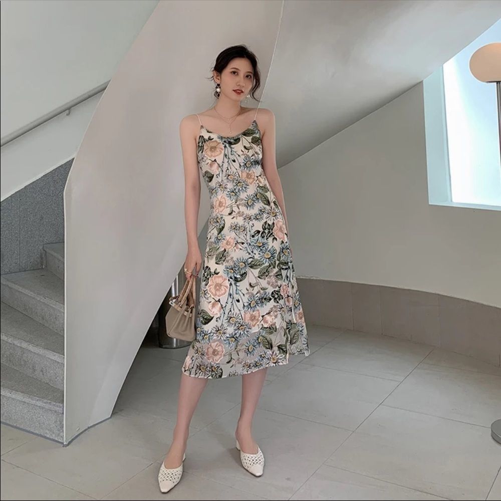 NWT floral summer dress in US 6